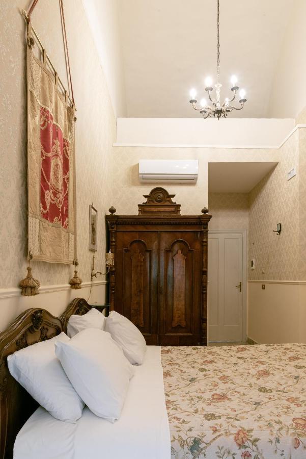 Carafa Di Maddaloni Residenza Di Charme Hotel Naples Exterior photo